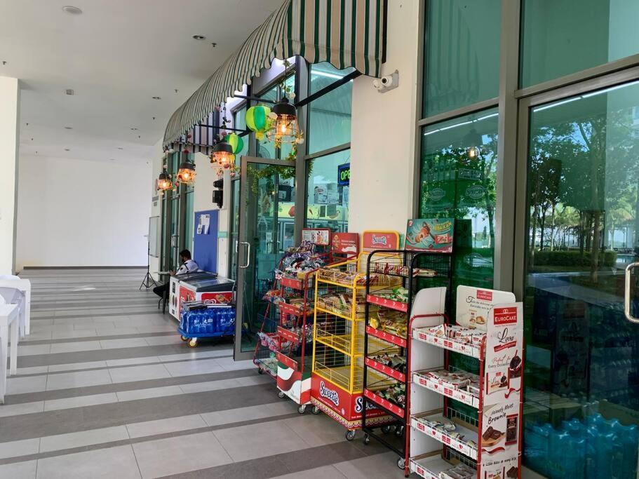 Stylish Romantic Couples Getaway - Netflix&Relax 7 Cyberjaya Dış mekan fotoğraf
