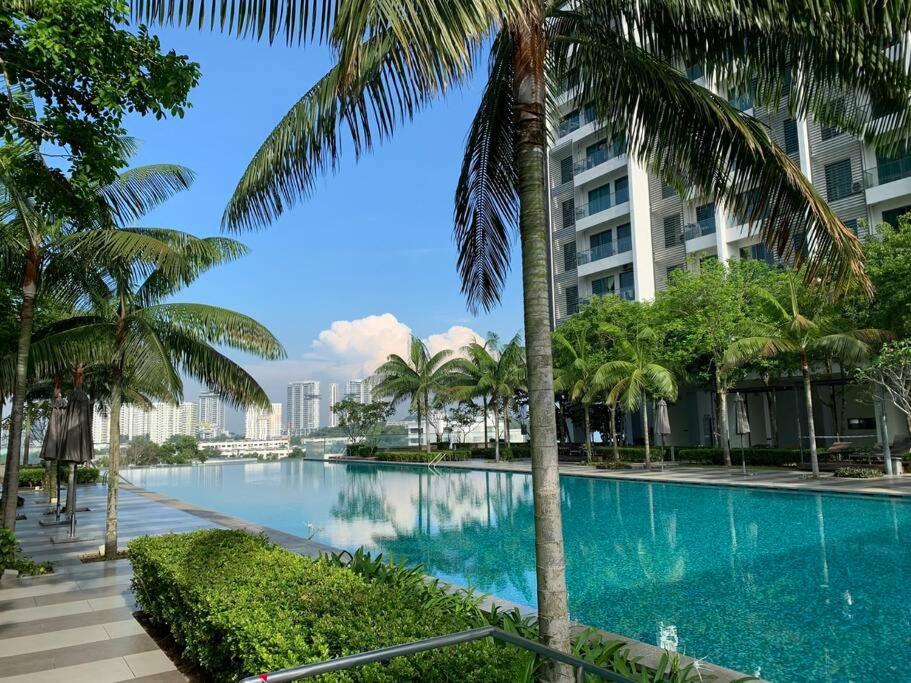 Stylish Romantic Couples Getaway - Netflix&Relax 7 Cyberjaya Dış mekan fotoğraf