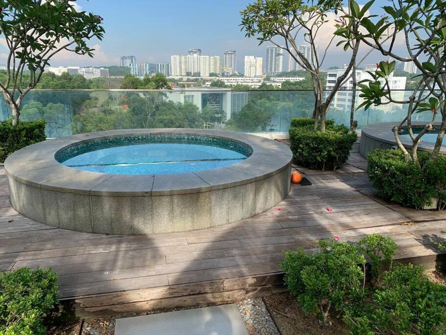 Stylish Romantic Couples Getaway - Netflix&Relax 7 Cyberjaya Dış mekan fotoğraf